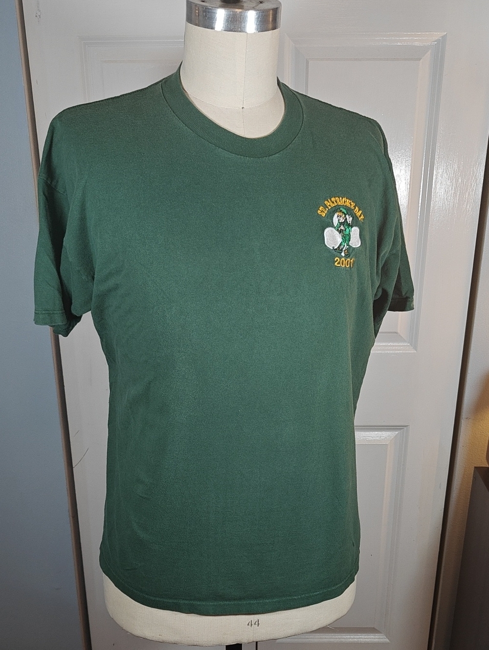 Vintage 2001 St Patricks Day Embroidered Dark Green T-Shirt XL